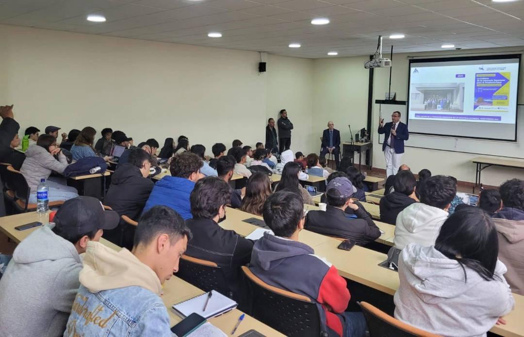 JATCELA Imparte Conferencias Magistrales en Bogotá